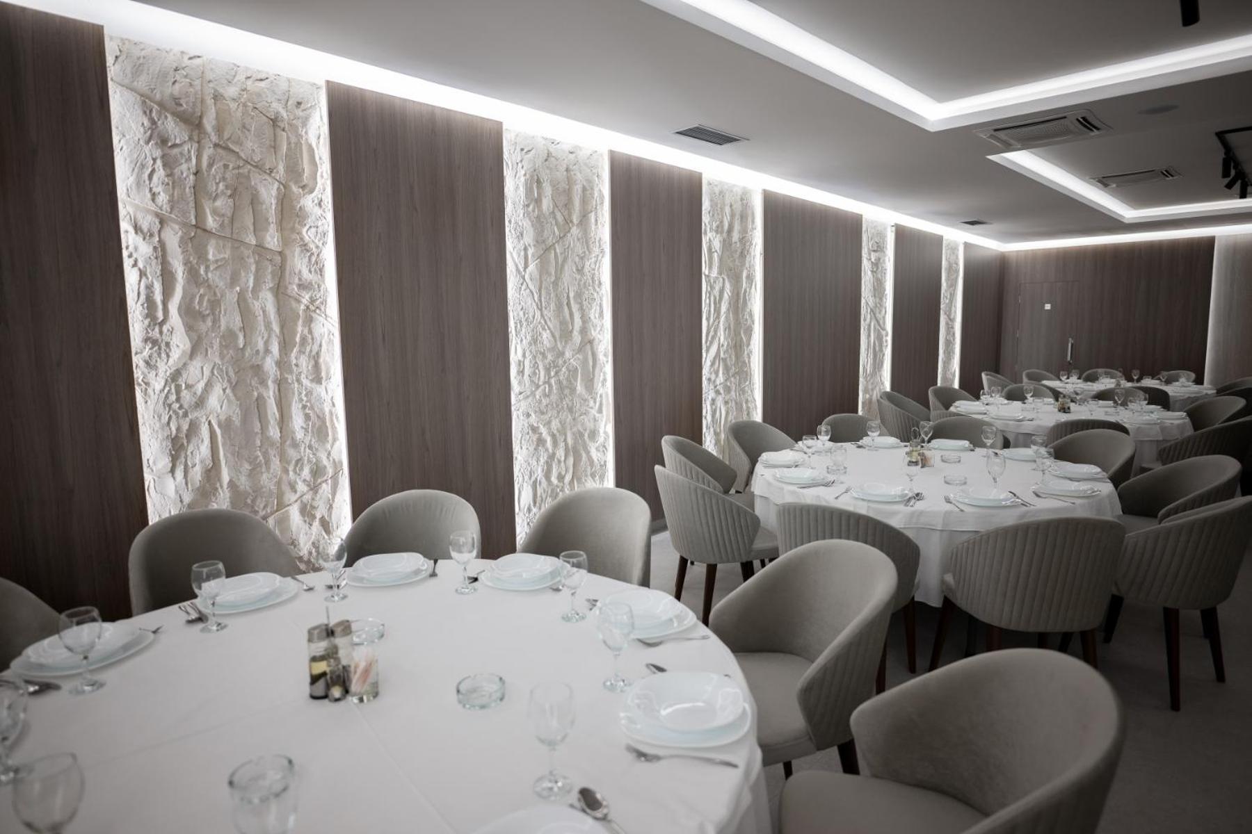 Hotel In Zepce エクステリア 写真
