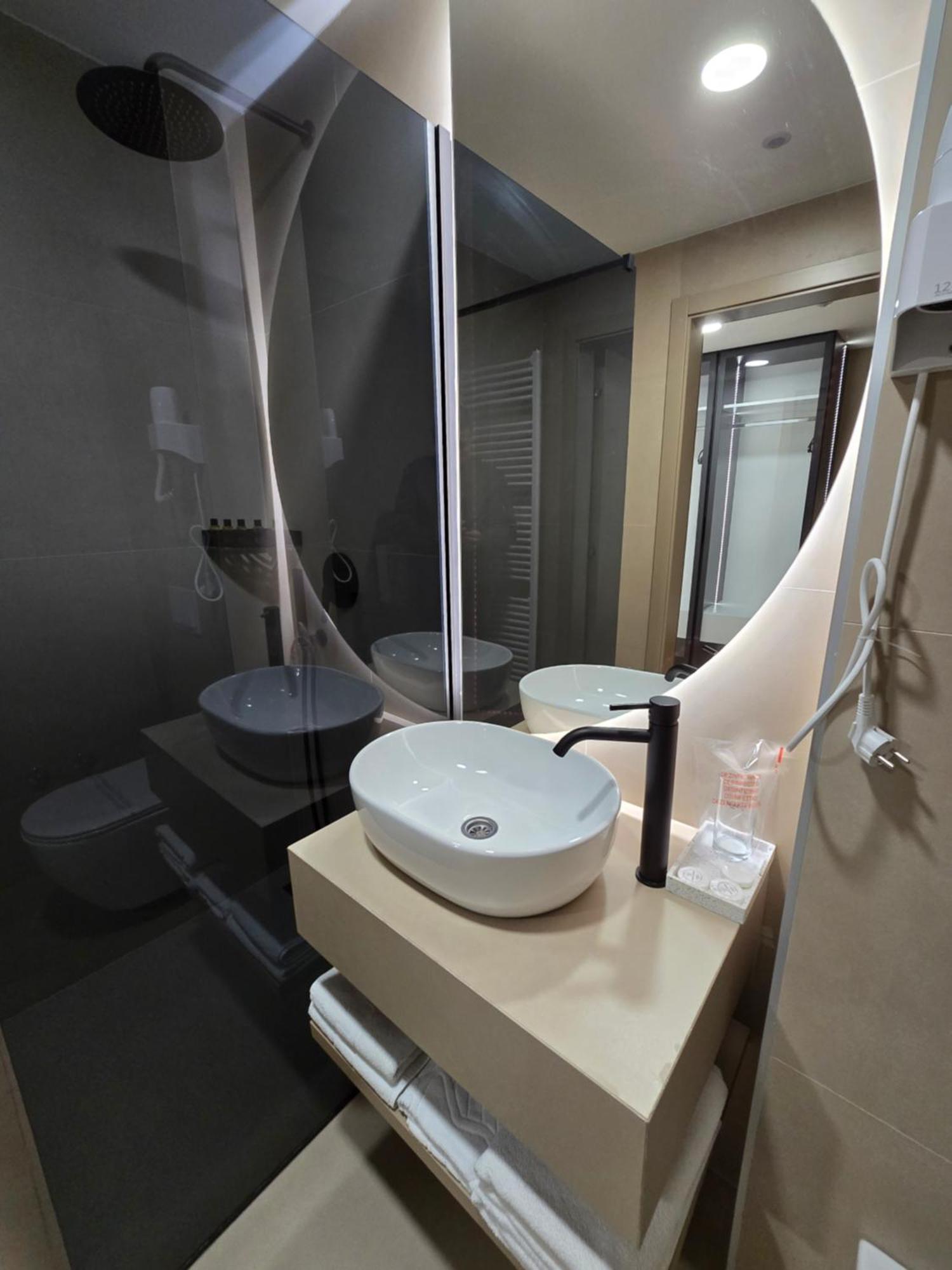 Hotel In Zepce エクステリア 写真