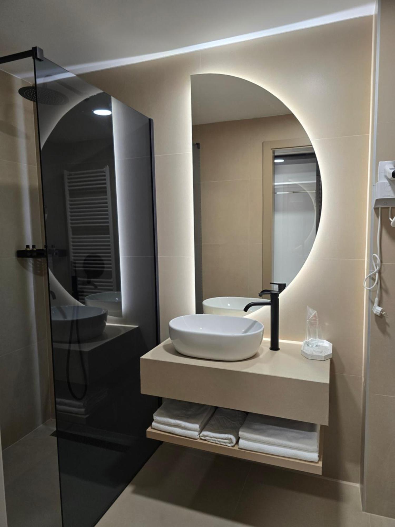 Hotel In Zepce エクステリア 写真